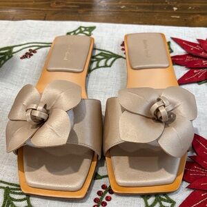 NEW Charles David Taupe Flower Slide Sandals